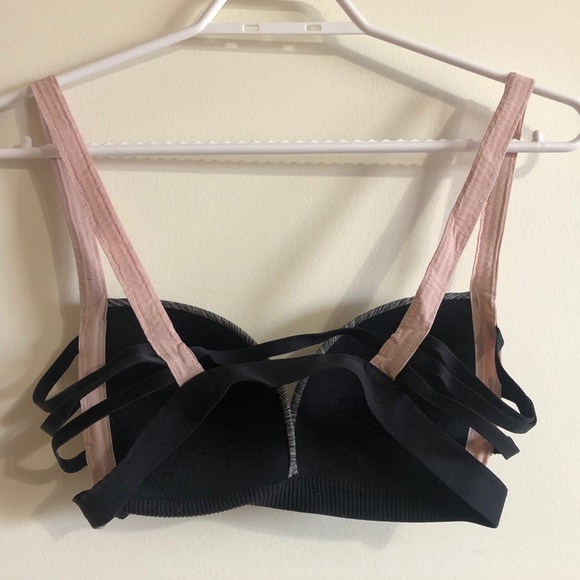 3/$30 ✨ La Senza Sports Bra - Picture 2 of 4